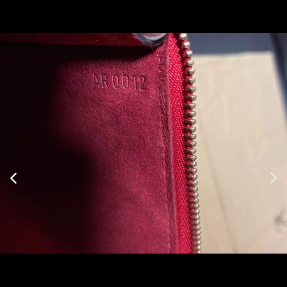Vintage Louis Vuitton Epi Leather purse - Picture 3 of 5